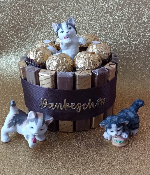 Nachbarschaftshilfe Pralinentorte Katze